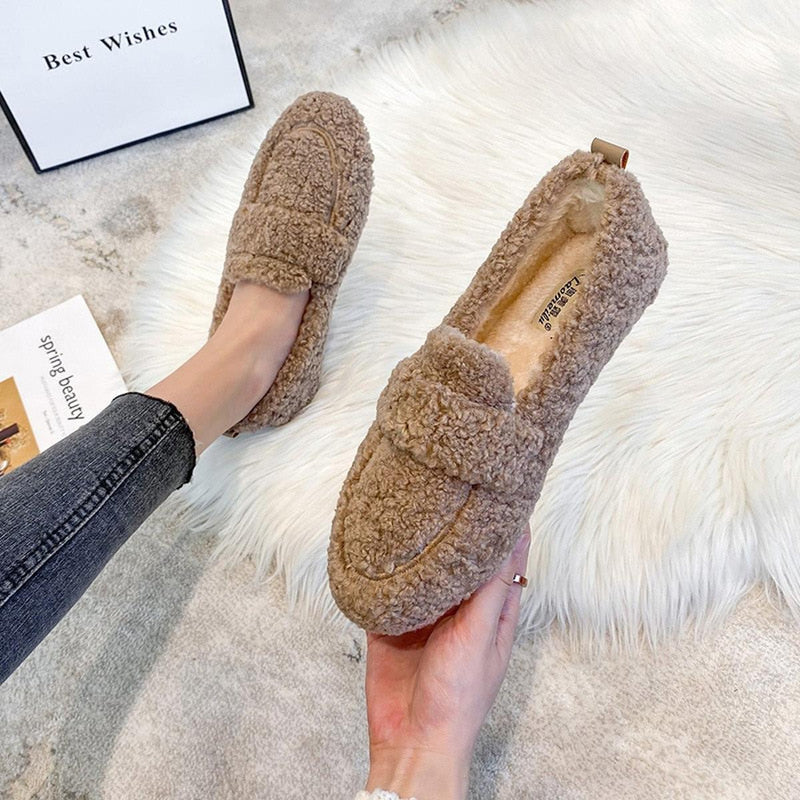 Women&#39;s Winter Slippers With Slip-Resistant Sole And Breathable Material