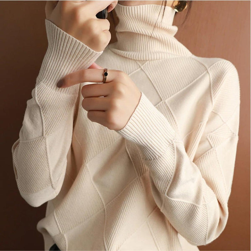 Women&#39;s Wool Turtleneck Sweater Medium Length